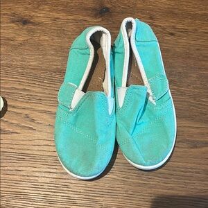 Casual Slip-On Shoes in Teal and White